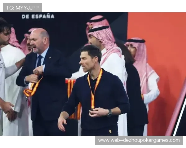 皇马主帅阿隆索下课，阿韦洛亚接任一线队教练